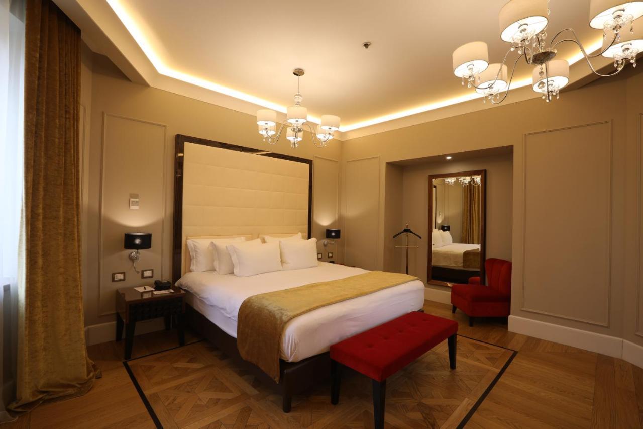 Grand Hotel Yerevan - Small Luxury Hotels Of The World Exteriör bild